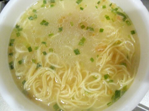 ねぎとごま油の香るとんこつラーメン